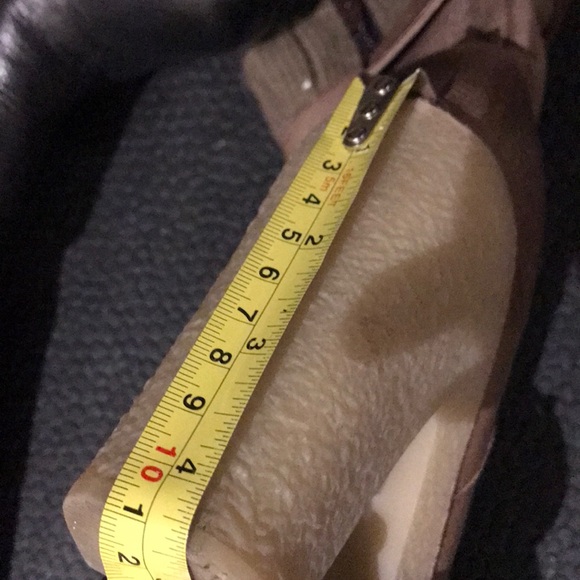 Gap, women’s leather boots size 8 - Picture 10 of 12